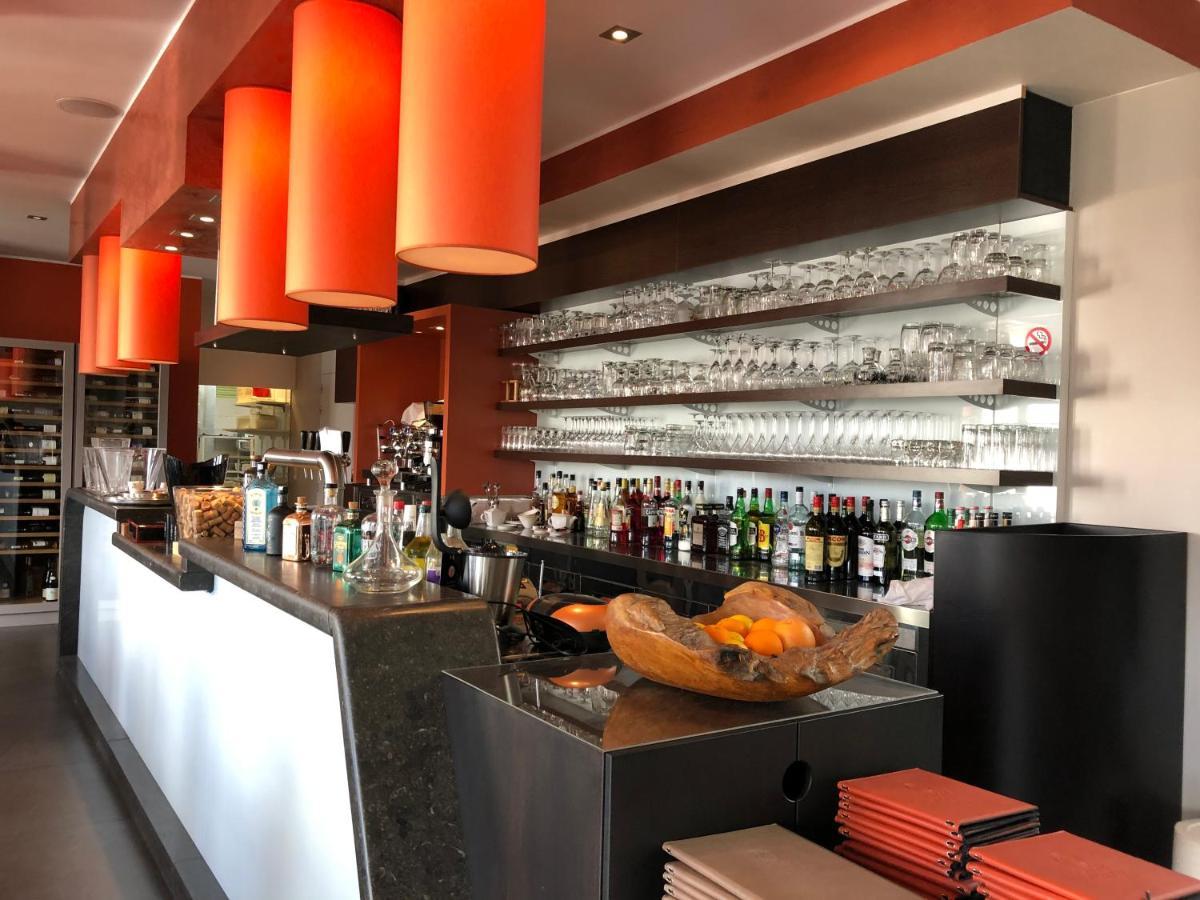 La Table D'Auguste Hotel Dour Екстериор снимка