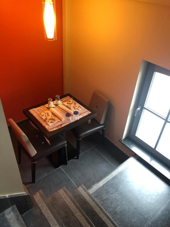 La Table D'Auguste Hotel Dour Екстериор снимка